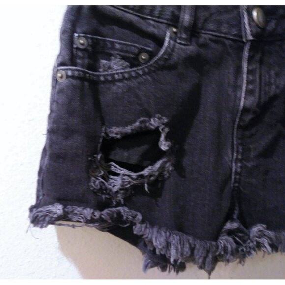 ASOS distressed denim jean black shorts 4 UK Waist 26 goth gothcore - Picture 2 of 4